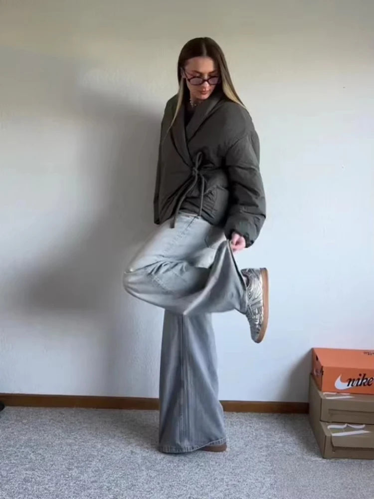 Pikowana kurtka z wiązaniem