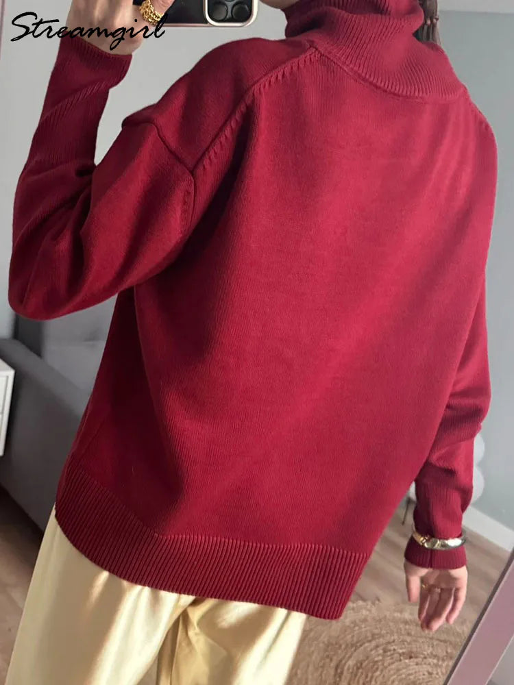 Ciepły oversize'owy sweter z golfem