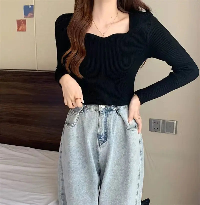 Damski krótki sweterek z długim rękawem