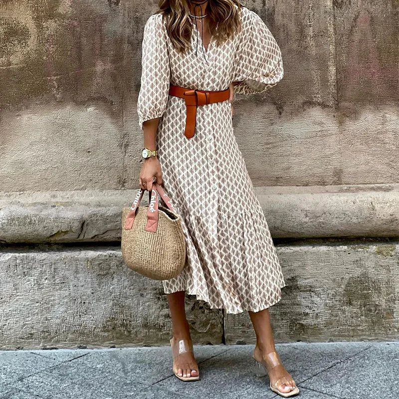 Damska sukienka jesienno-zimowa z paskiem i dekoltem