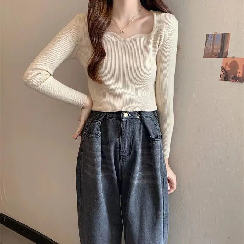 Damski krótki sweterek z długim rękawem