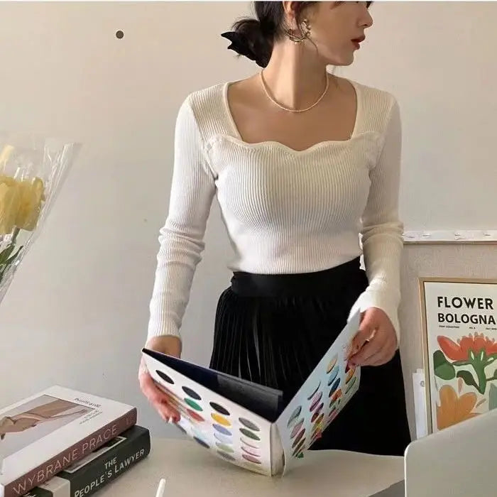 Damski krótki sweterek z długim rękawem